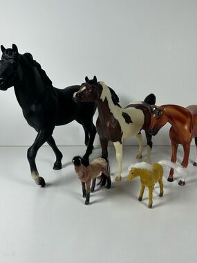 Horses Plastic & Flocked Toy Figurines Pretend Play Assorted Lot Of 5